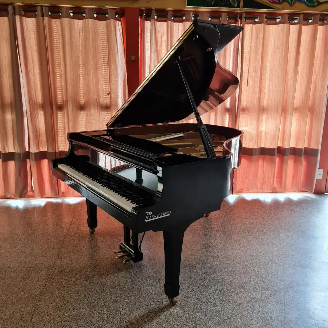 Yamaha C2 · 3/4 de cauda