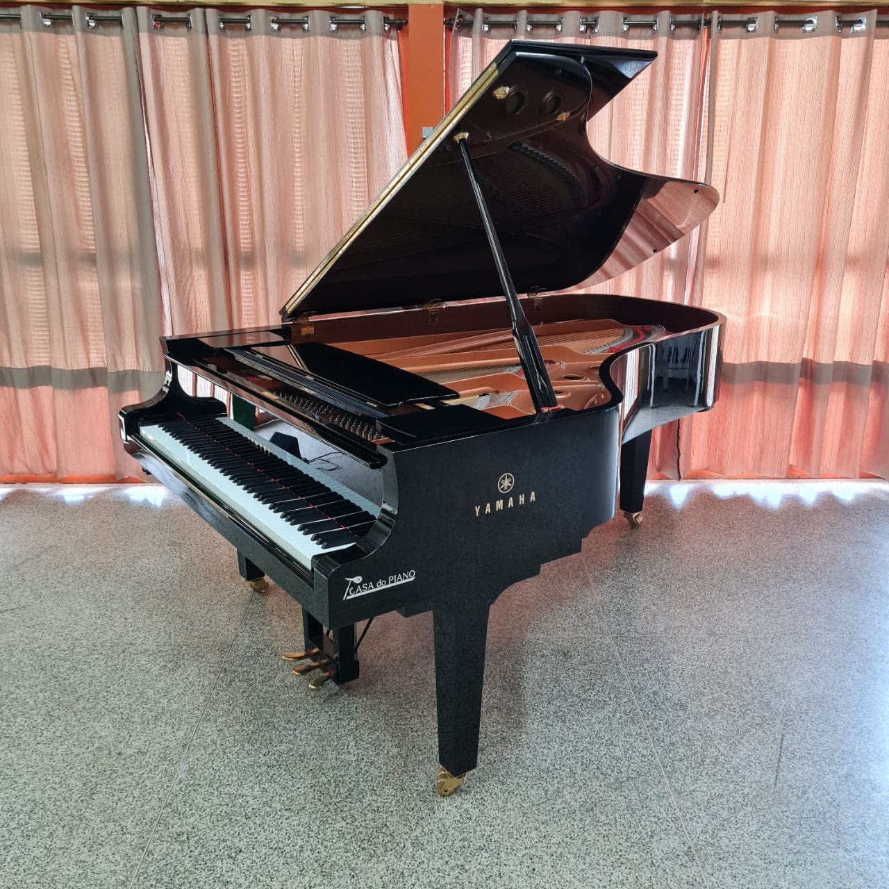 Locação de piano de cauda para eventos · A Casa do Piano